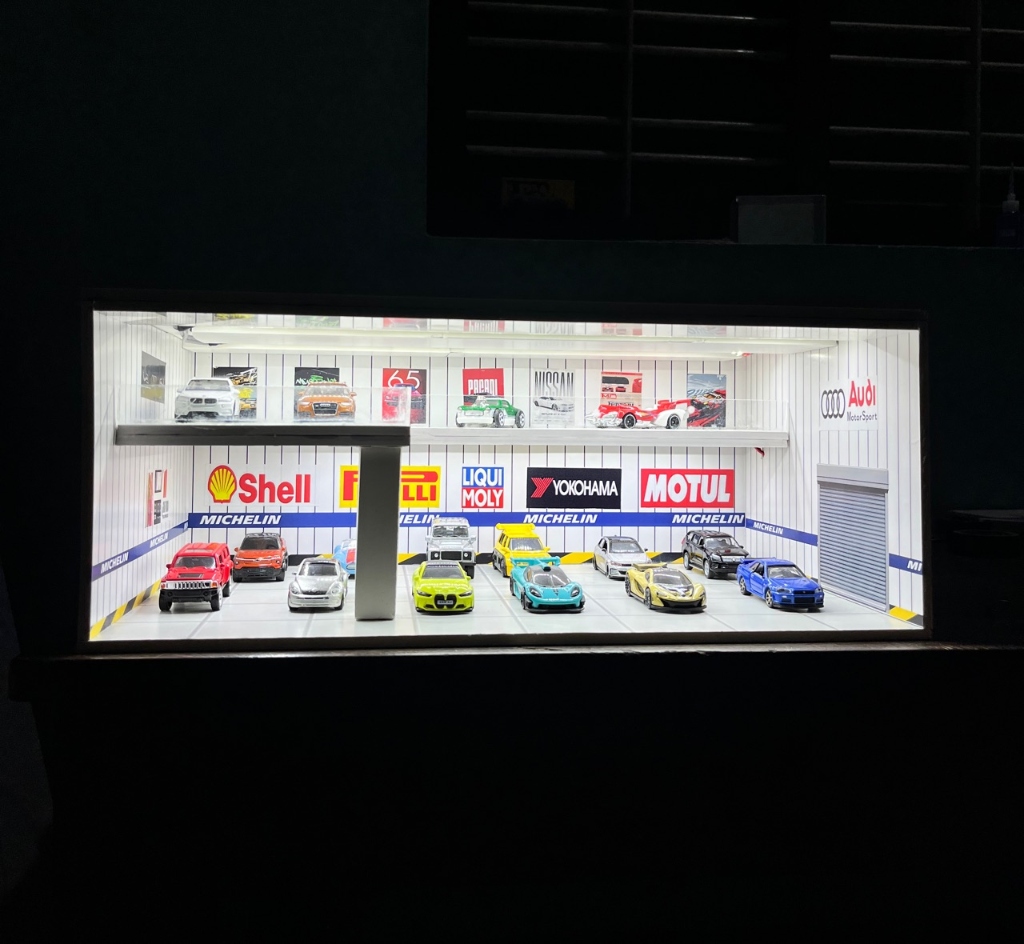 Double floor diorama (static)